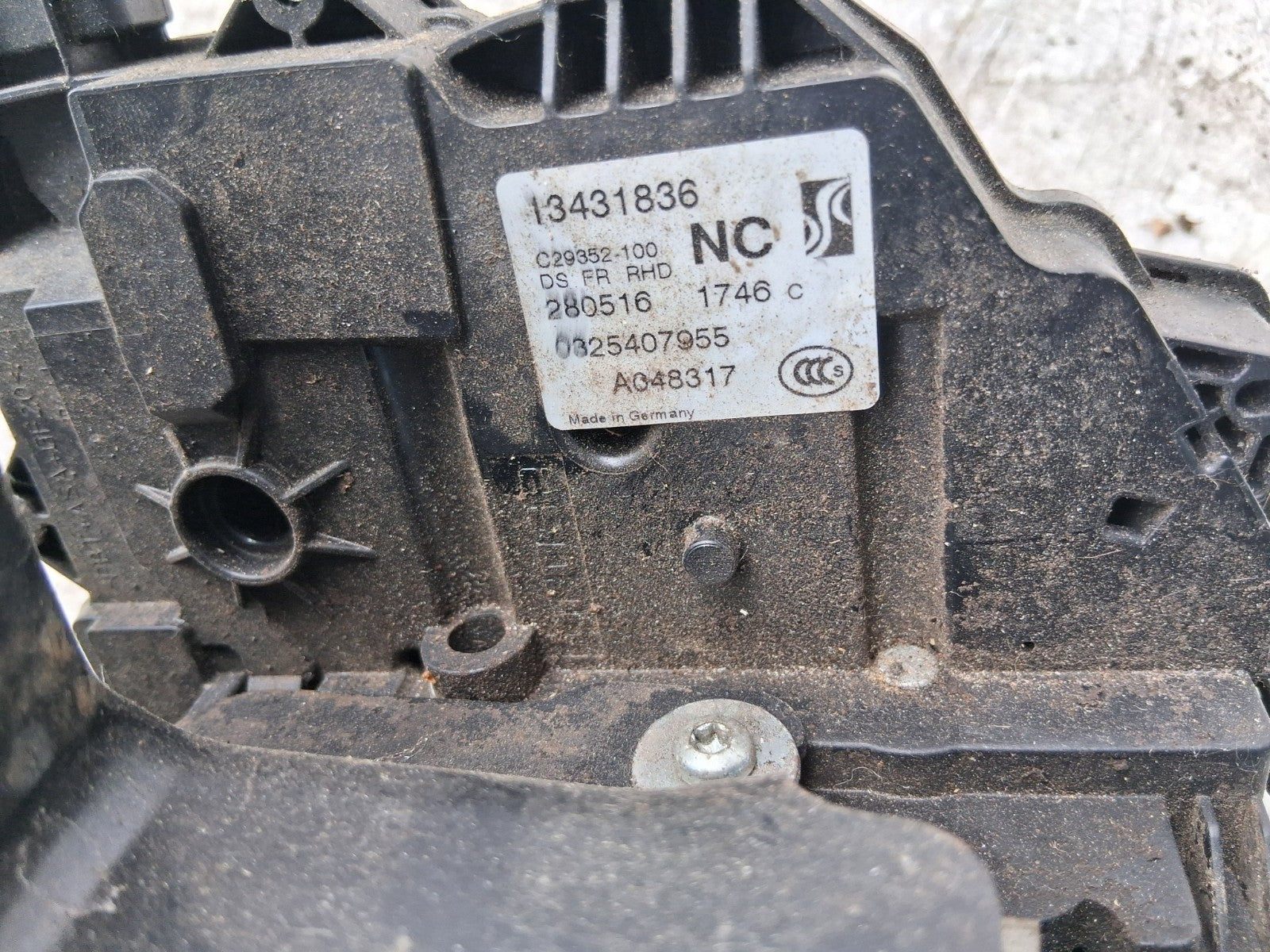 2016 VAUXHALL CORSA E OSF DRIVER SIDE FRONT DOOR LOCK MECHANISM 13431836