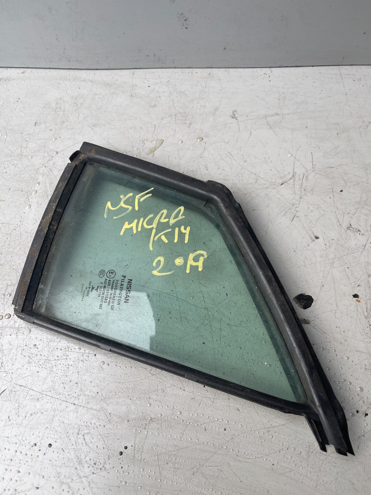 NISSAN MICRA K14 2019 NSF PASSENGER SIDE FRONT QUATER WINDOW GLASS 802C35FA0A