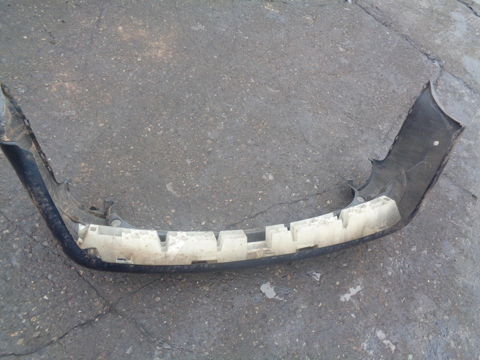 RENAULT LAGUNA 2003 MK2 ESTATE COMPLETE REAR BUMPER GREEN