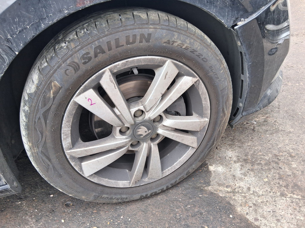 2020 SKODA FABIA MK3 NJ 15 INCH ALLOY WHEEL WITH TYRE 185/60R15