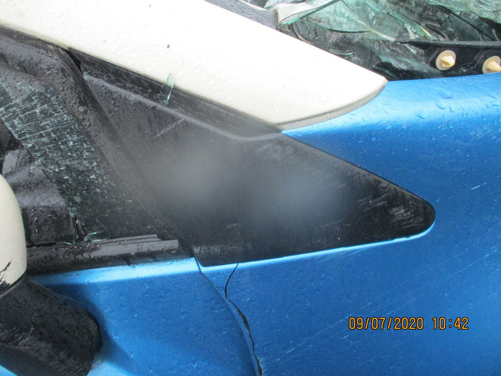 RENAULT CAPTUR 2014 MK1 HATCHBACK DRIVER SIDE RH FRONT WING CORNER TRIM