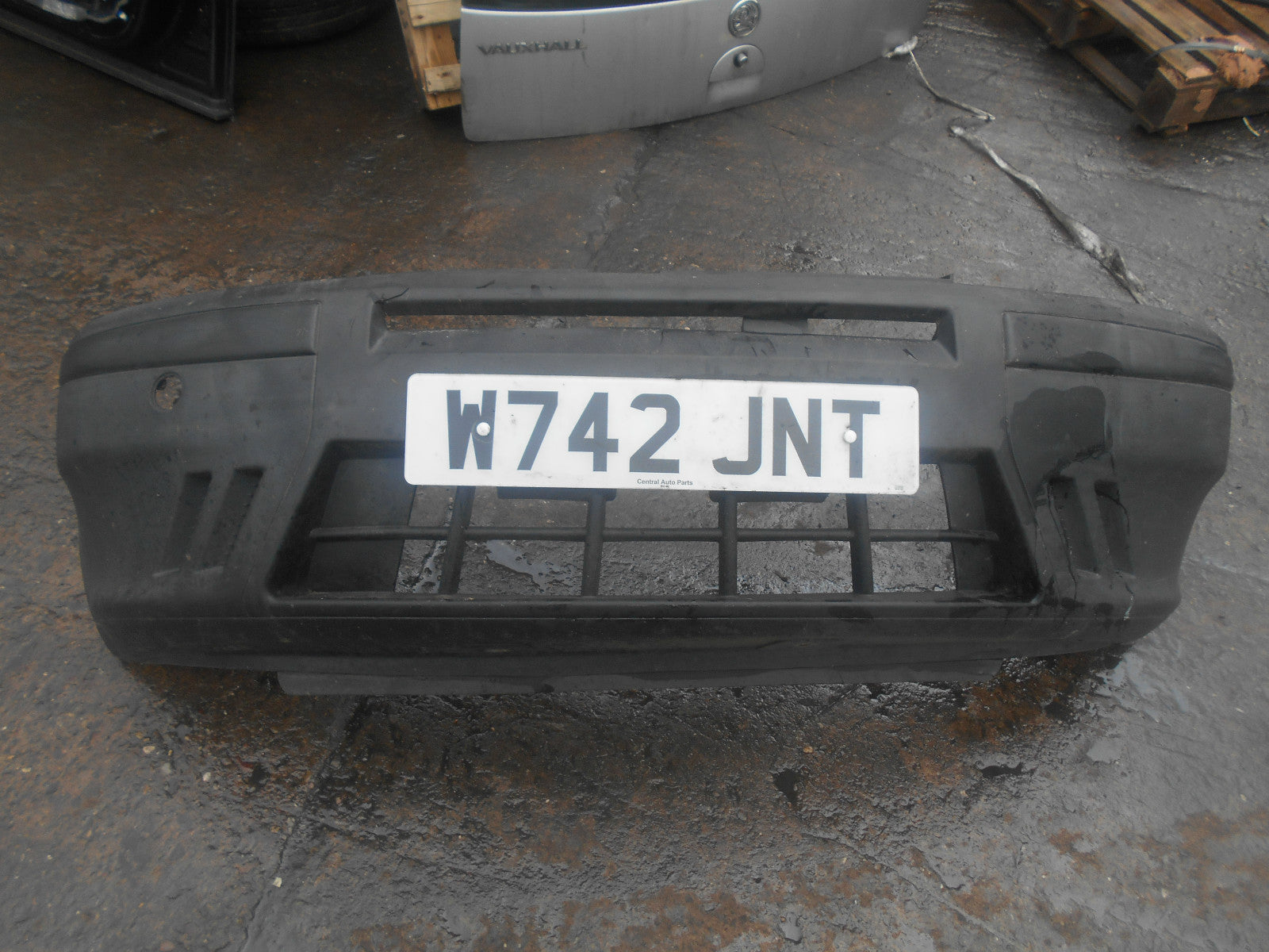 FIAT PUNTO 188 MK2 PRE FACELIFT 2000 FRONT BUMPER BLACK PLASTIC