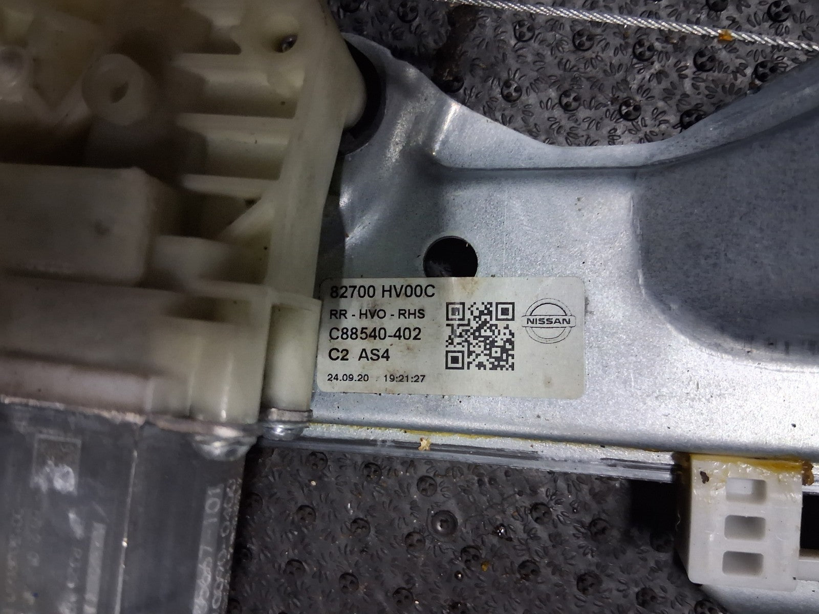 2020 NISSAN QASHQAI J11 MK2 OSR DRIVER SIDE WINDOW MOTOR REGULATOR 82700HV00C