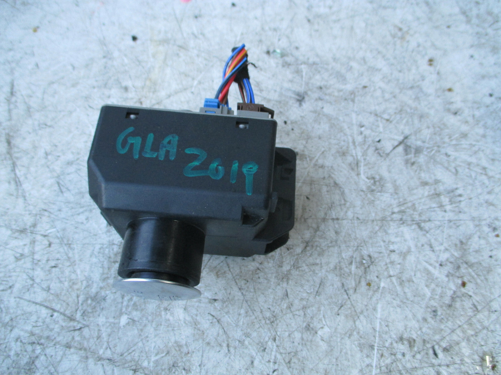 MERCEDES GLA MK1 X156 2019 IGNITION CONTROL MODULE A2469057503