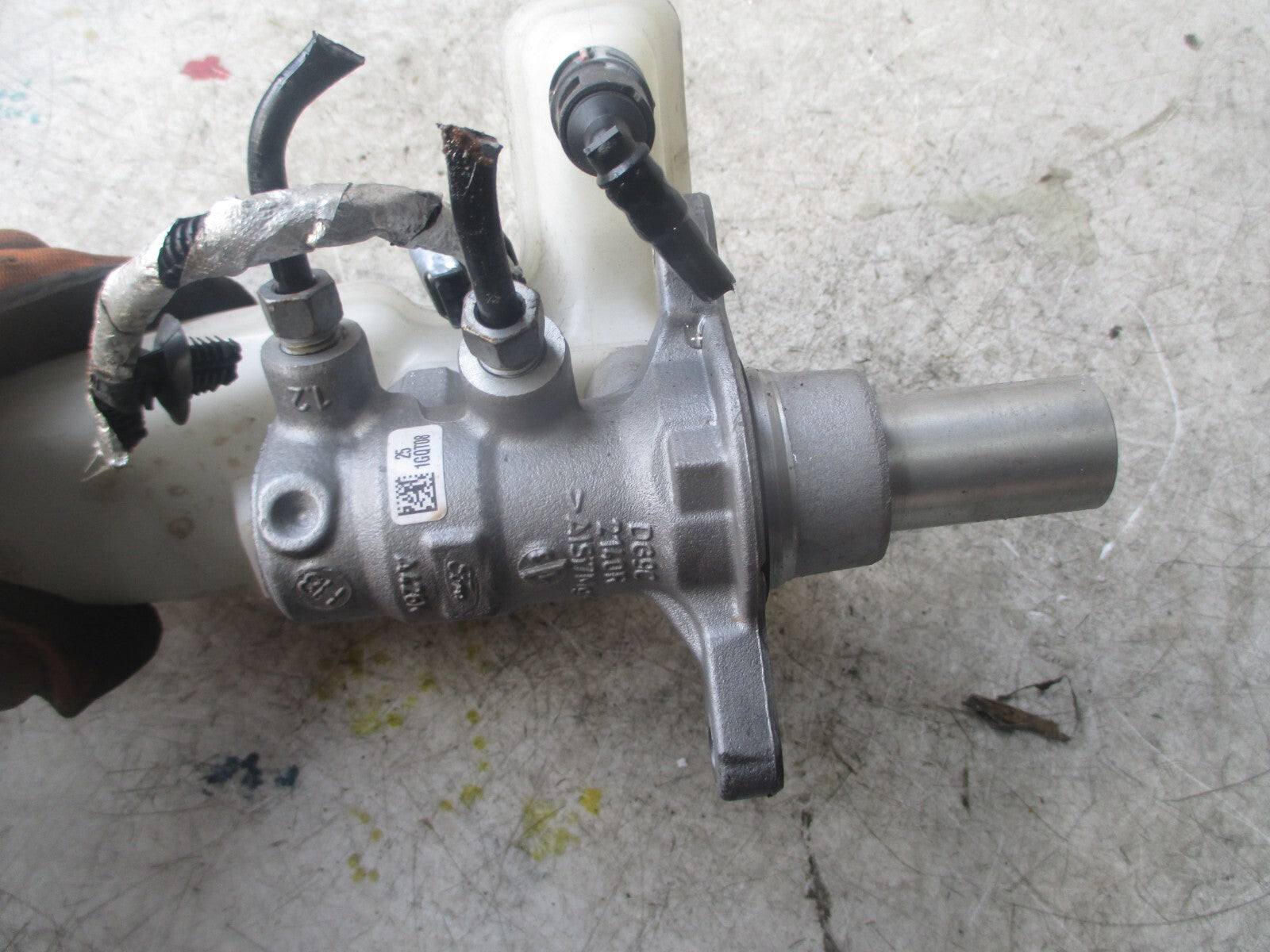 FORD MONDEO MK5 2019 BRAKE MASTER CYLINDER DG9C2K478MB