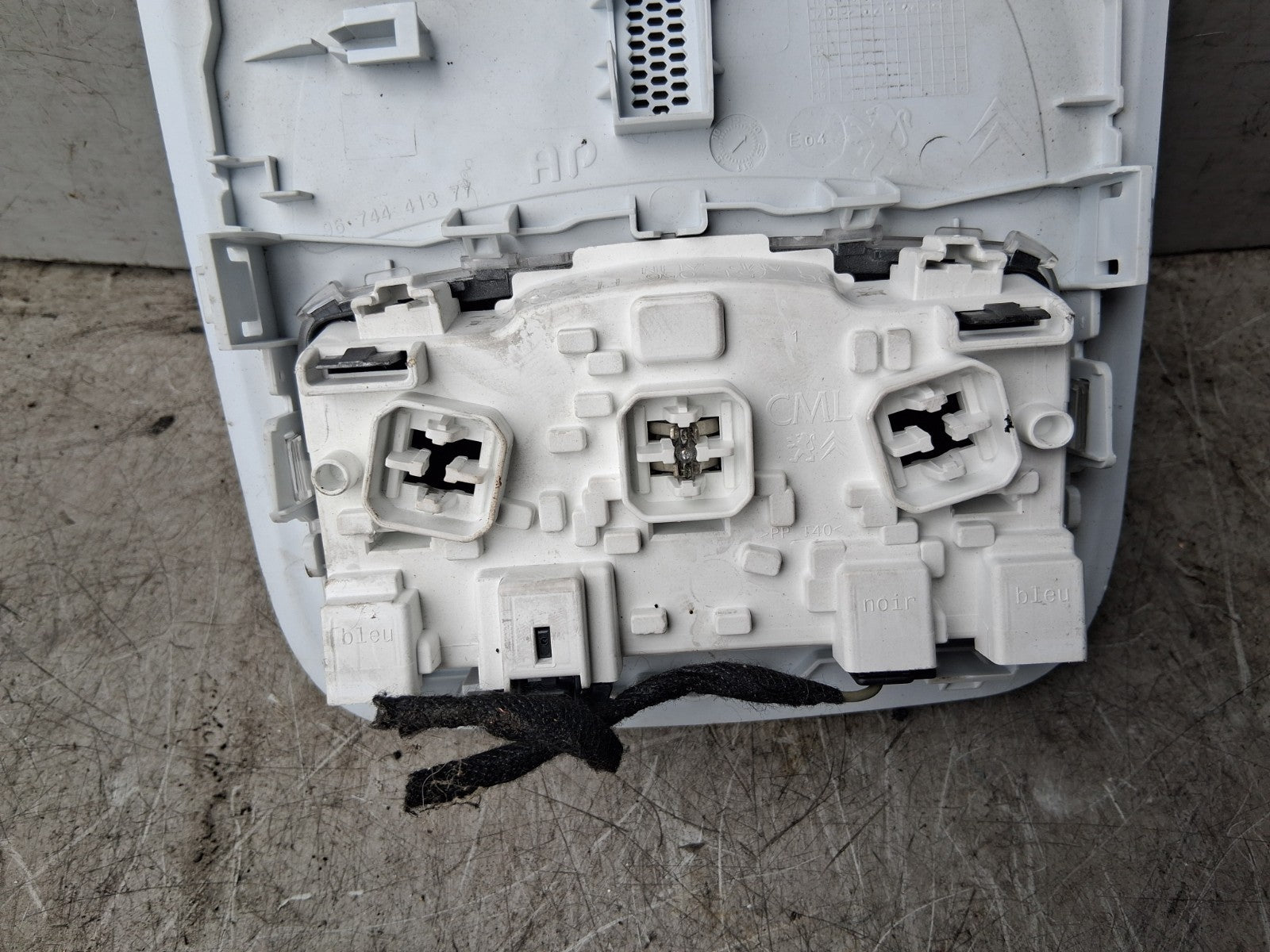 2012 PEUGEOT 208 FRONT INTERIOR ROOF READING COURTESY LIGHT 9674441377