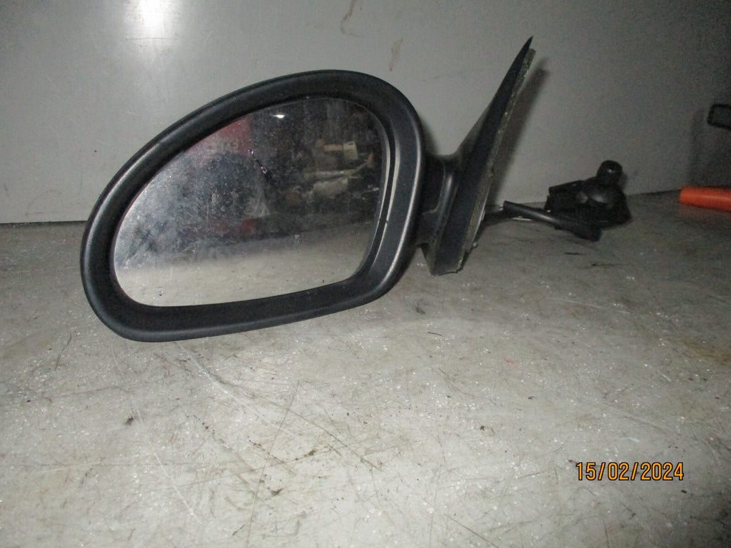 SEAT IBIZA MK3 2003 NSF PASSENGER SIDE FRONT MANUAL WING MIRROR BLACK
