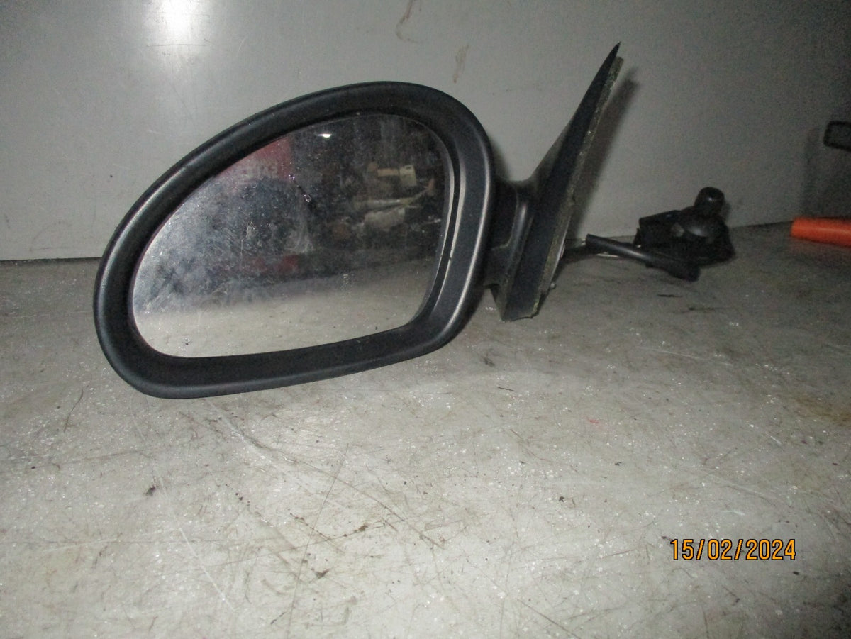 SEAT IBIZA MK3 2003 NSF PASSENGER SIDE FRONT MANUAL WING MIRROR BLACK