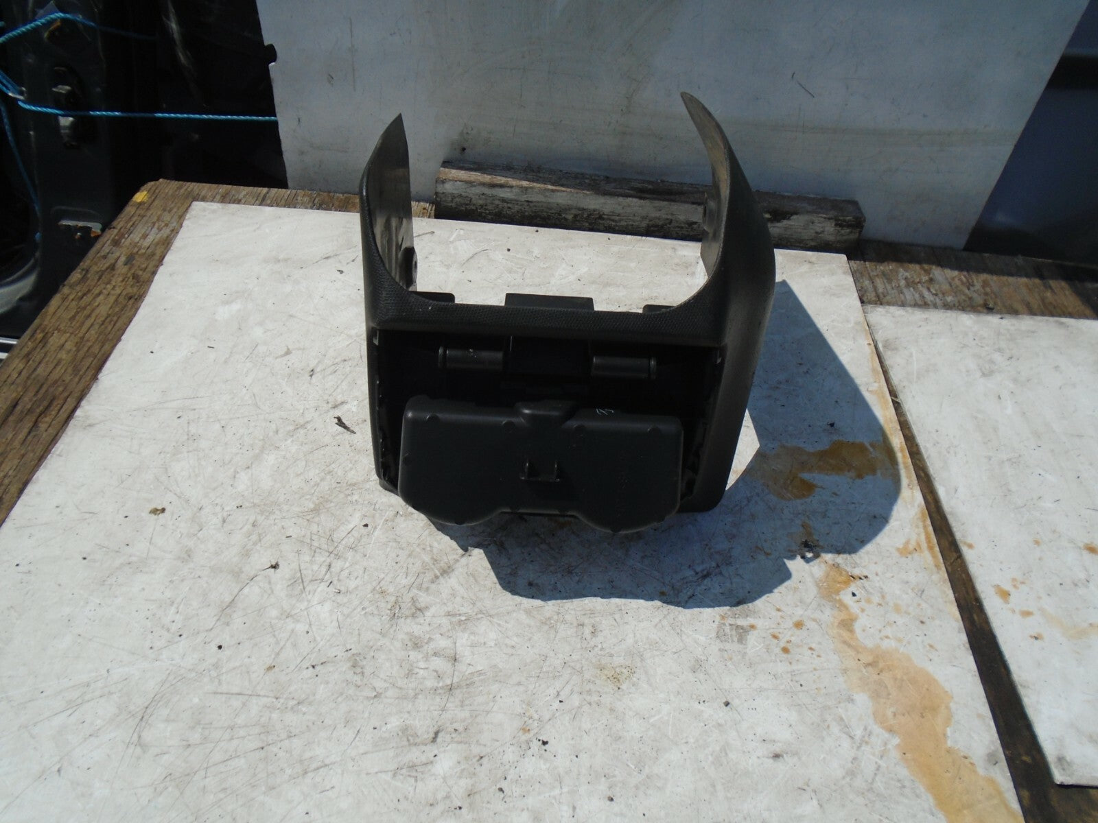 NISSAN MICRA K12 FRONT LOWER CENTRE CONSOLE CUP HOLDER 68930BC600