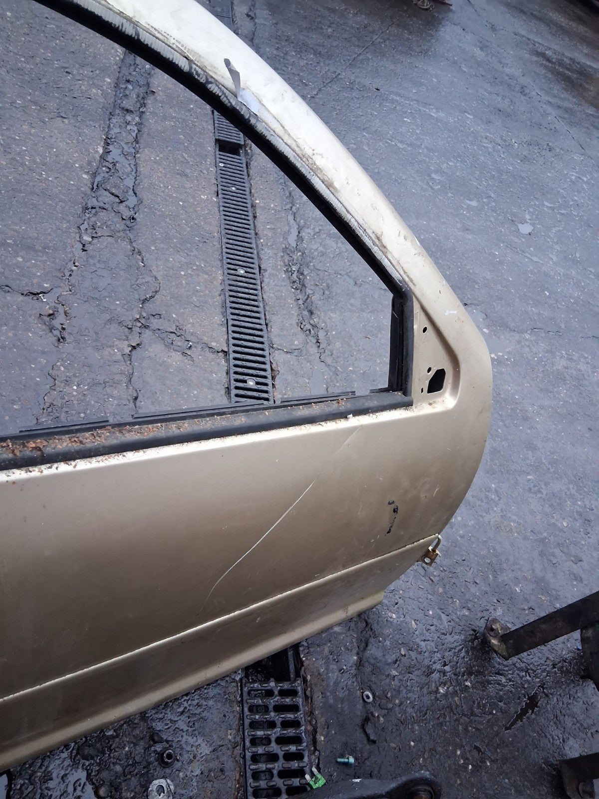 2001 VOLKSWAGEN GOLF MK4 OSF DRIVER SIDE FRONT RIGHT BARE DOOR BEIGE