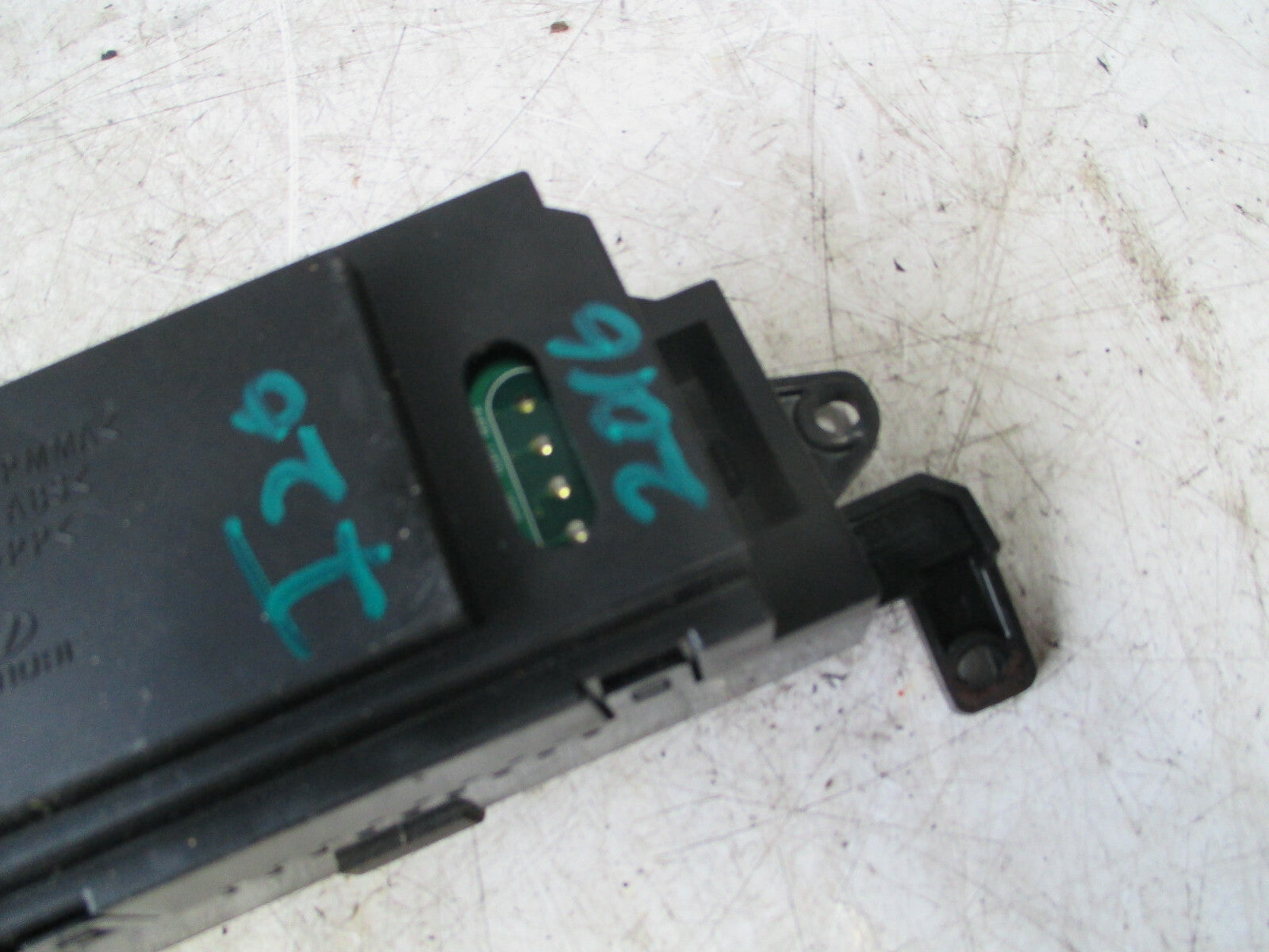 HYUNDAI I20 MK1 MULTIFUNCTION CLOCK DISPLAY SCREEN 941011J081