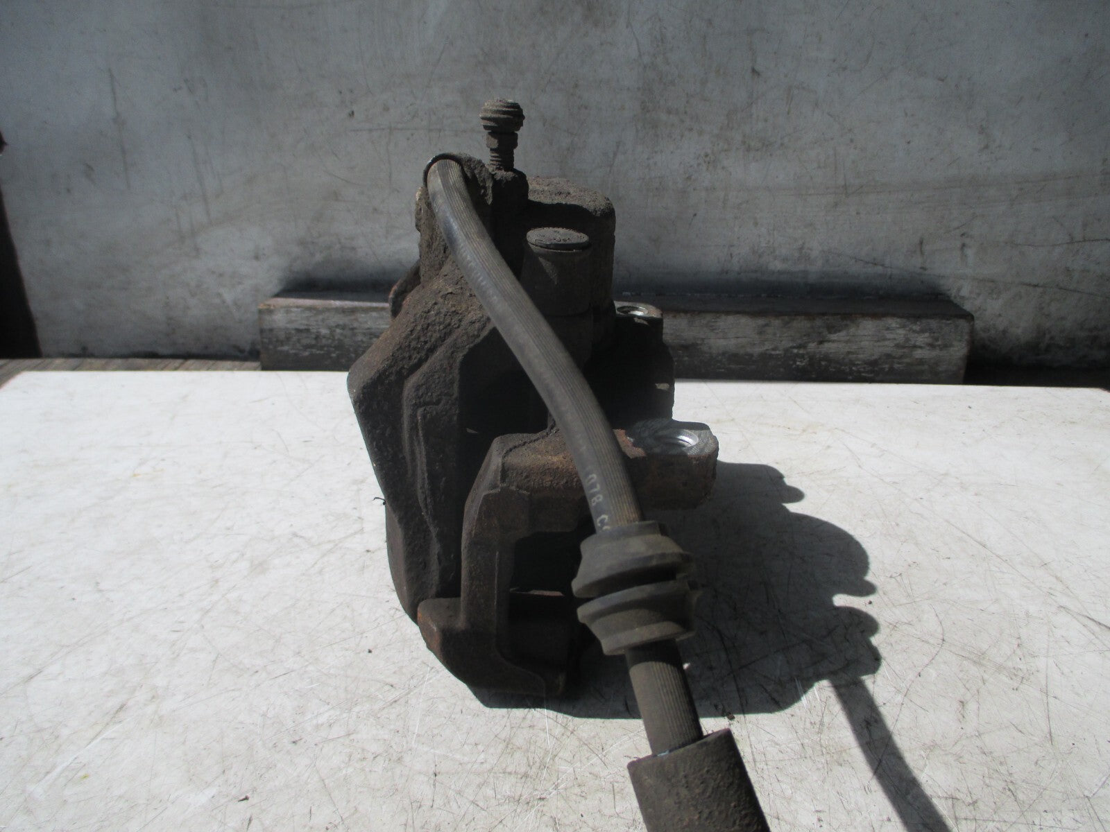 FORD MONDEO 1.8 2010 NSF PASSENGER SIDE COMPLETE BRAKE CALIPER