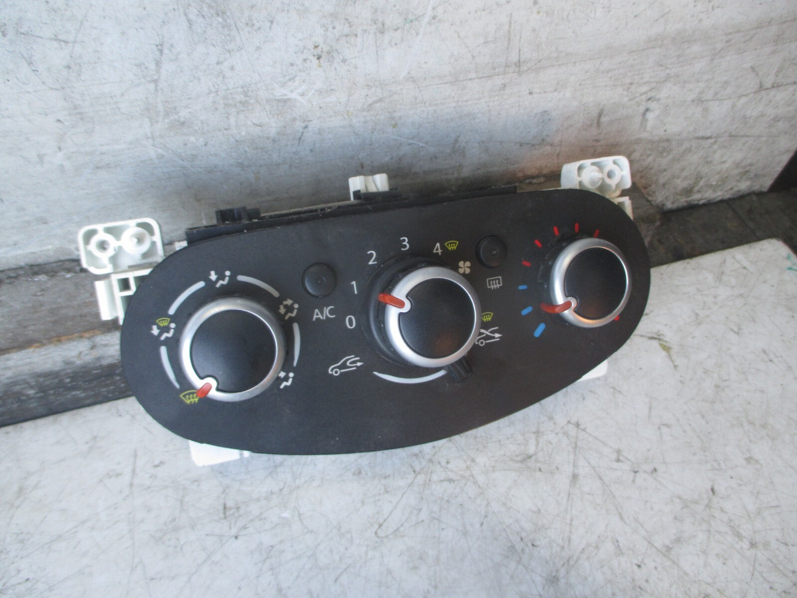 RENAULT TWINGO MK3 2017 HEATER AC CLIMATE CONTROL SWITCH PANEL