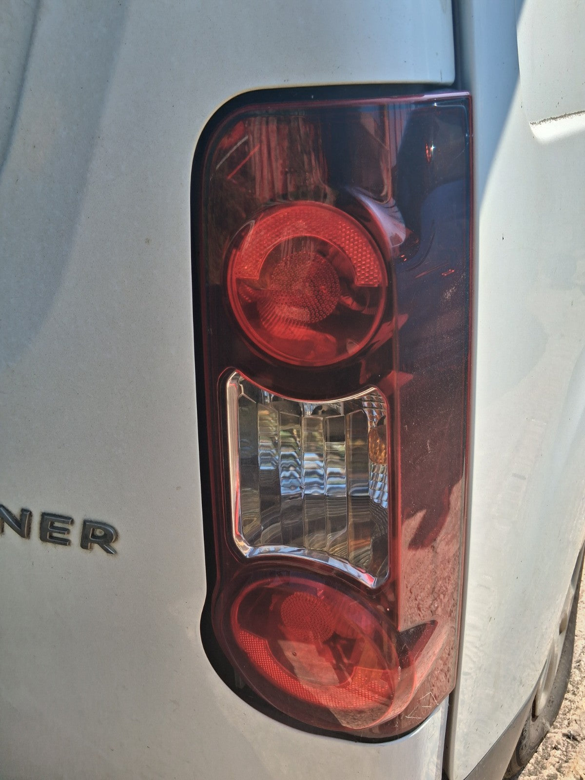 2015 PEUGEOT PARTNER MK2 OSR DRIVER SIDE REAR RIGHT TAIL LIGHT LAMP