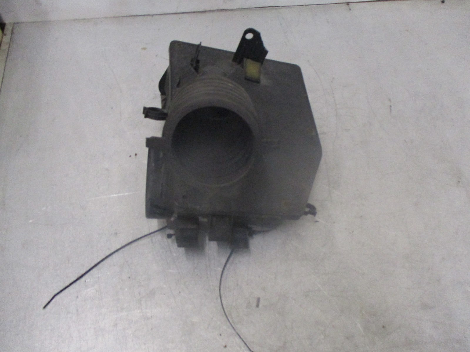 MERCEDES BENZ ML W163 AIR FILTER BOX A1635000016