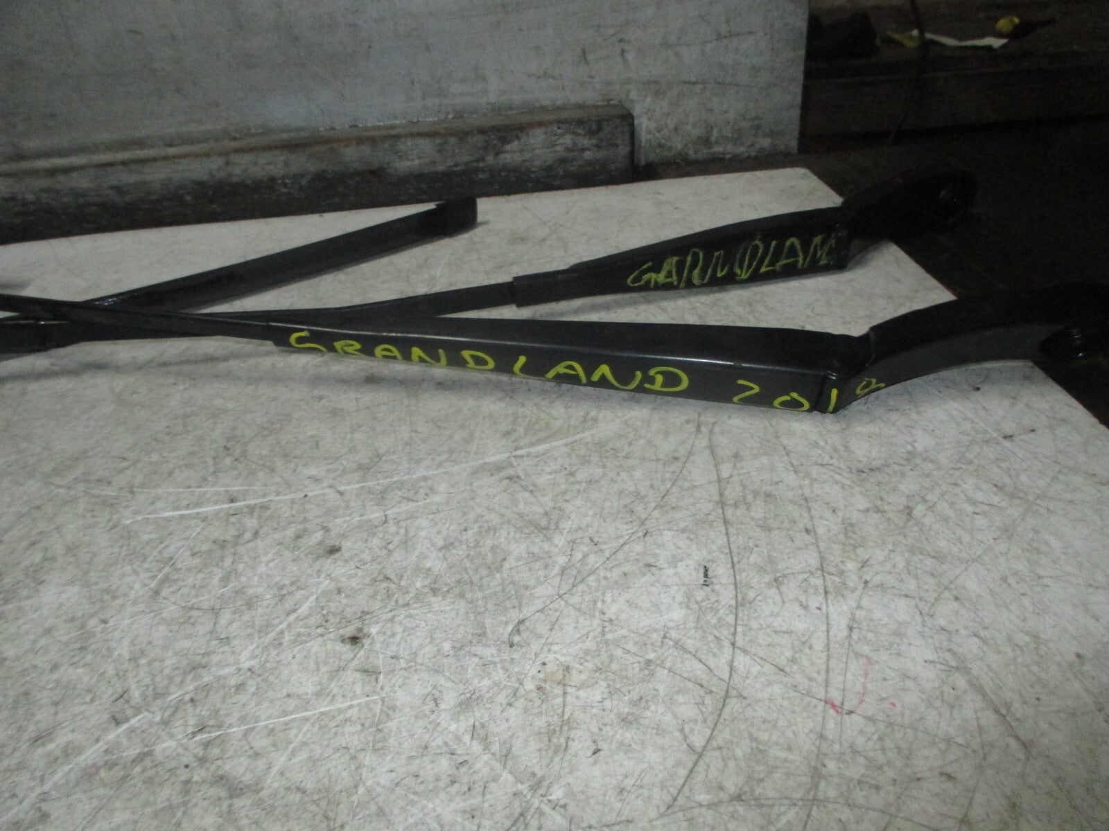 VAUXHALL GRANDLAND X 2018 FRONT WIPER ARMS BLADES PAIR YP00061080 YP00057880