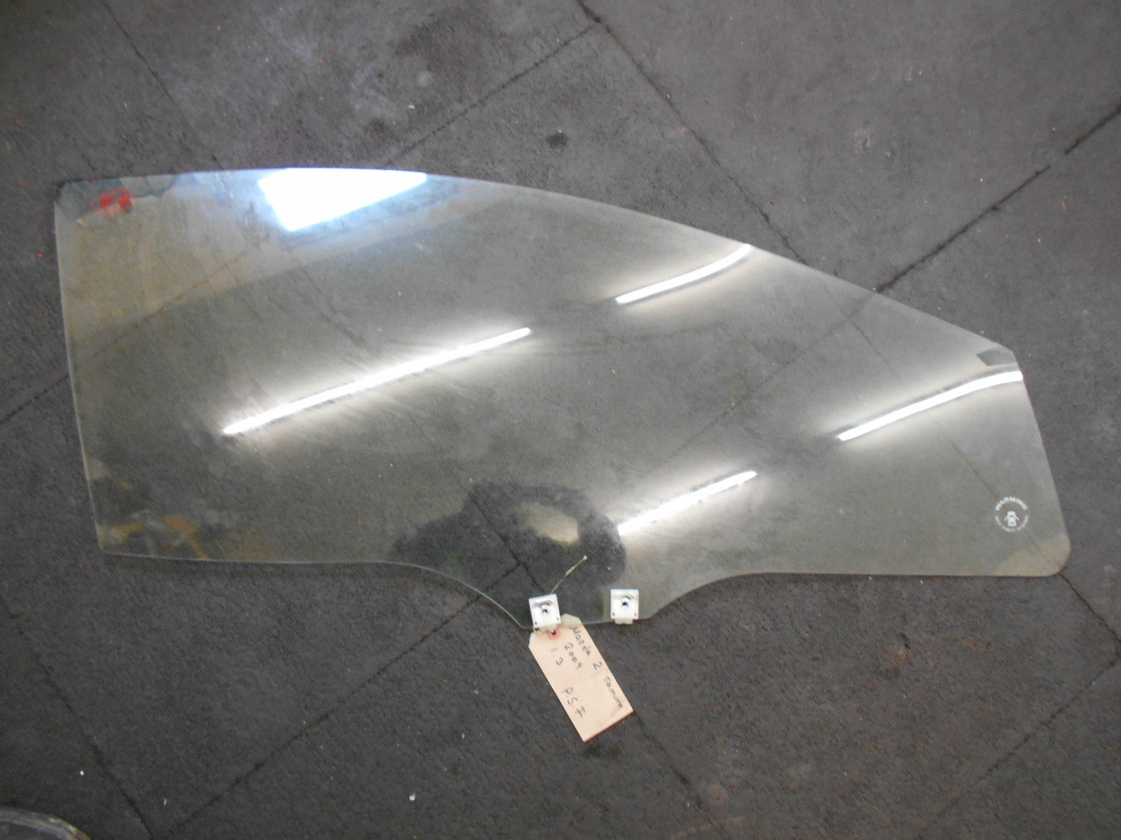 MAZDA 2 TAMURA 2004 3 DOOR NSF PASSENGER SIDE FRONT DOOR WINDOW GLASS