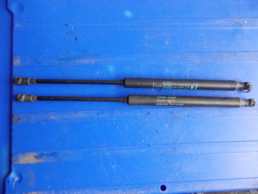 2004 ALFA ROMEO GT PAIR OF TAILGATE HATCH GAS STRUTS 60681587