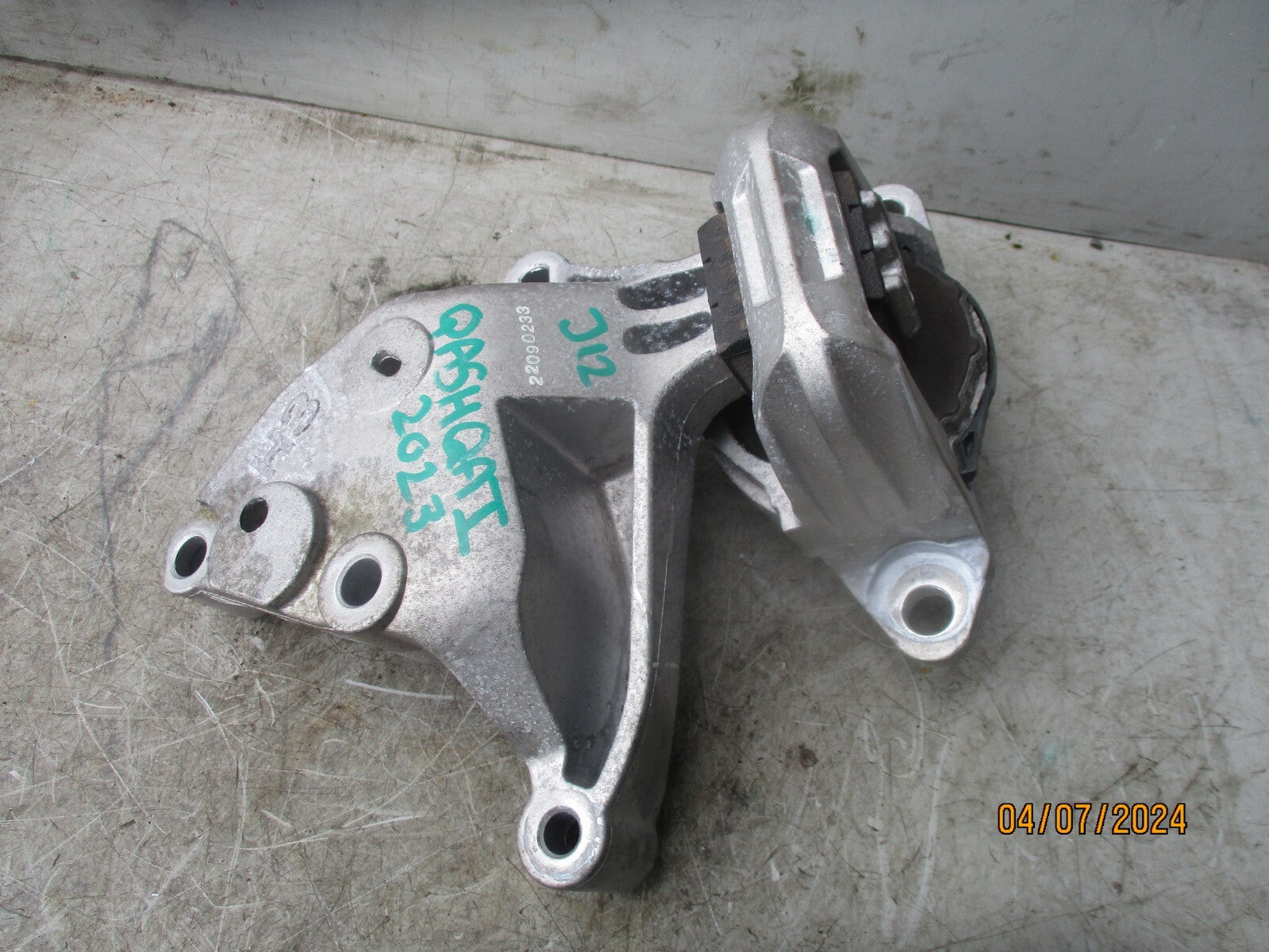 NISSAN QASHQAI J12 2023 1.3 PETROL OS DRIVER SIDE FRONT ENGINE MOUNT 112326UB0A