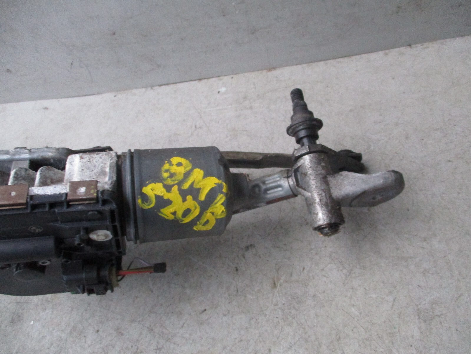 2012 BMW 5 SERIES F10 FRONT WINDSCREEN WIPER MOTOR LINKAGES
