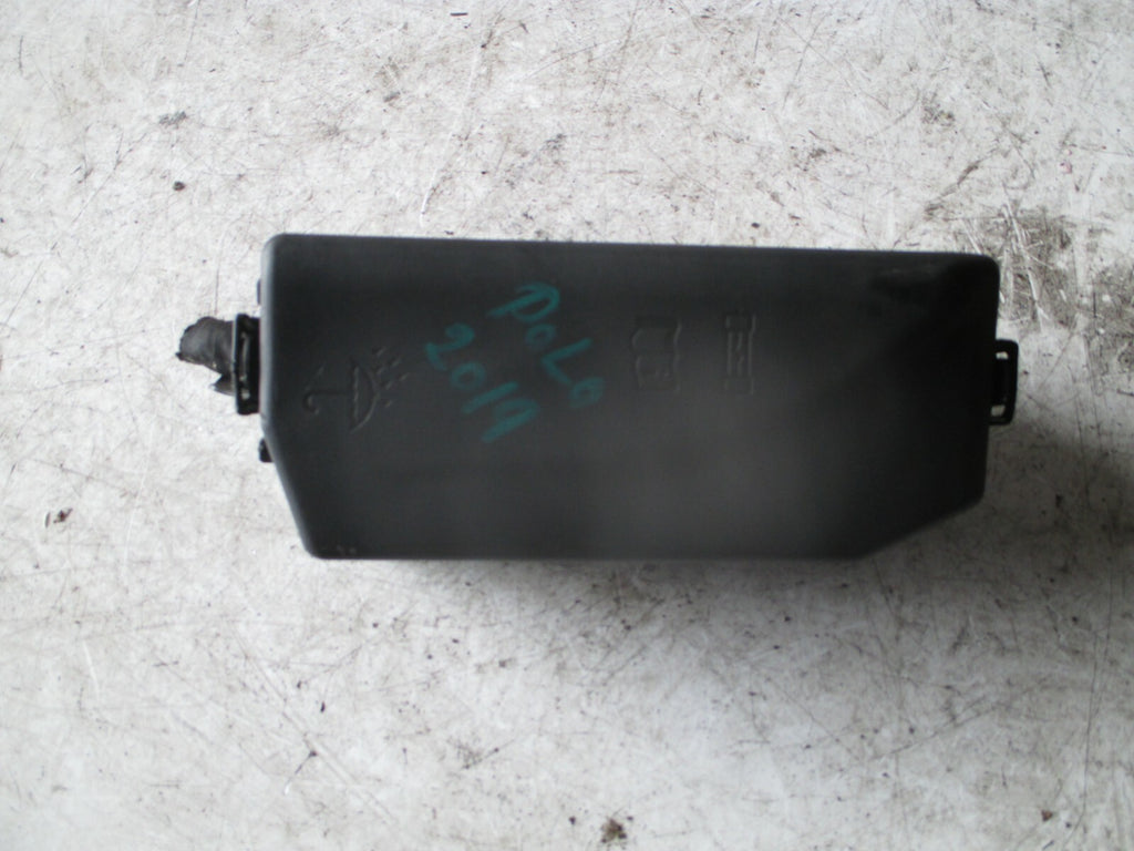 VOLKSWAGEN POLO 2019 AW FUSE RELAY BOX 2Q0927165