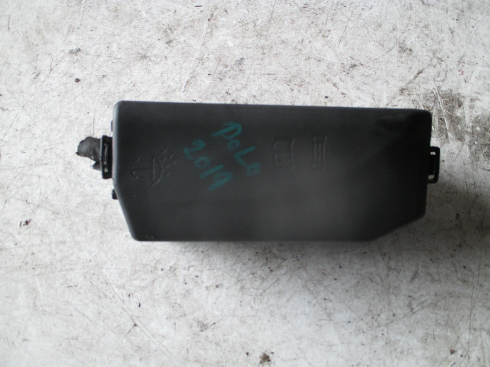 VOLKSWAGEN POLO 2019 AW FUSE RELAY BOX 2Q0927165