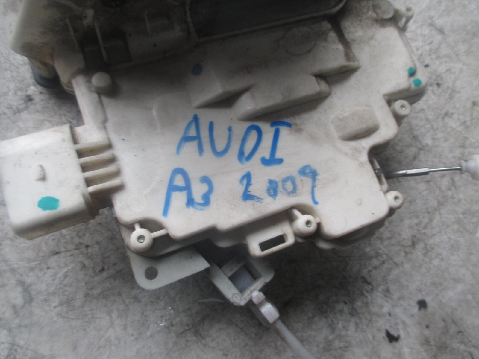 2009 AUDI A3 8P FRONT PASSENGER SIDE DOOR LOCK 3DOOR