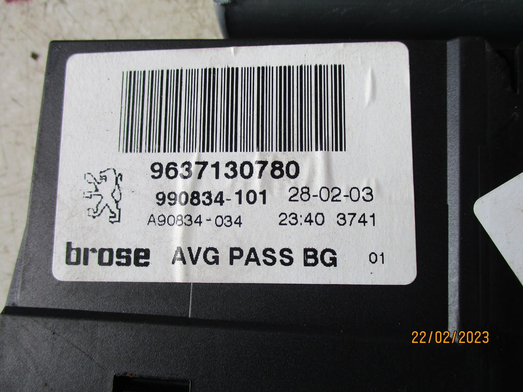 PEUGEOT 307 2003 NSF PASSENGER SIDE FRONT WINDOW MOTOR 9637130780