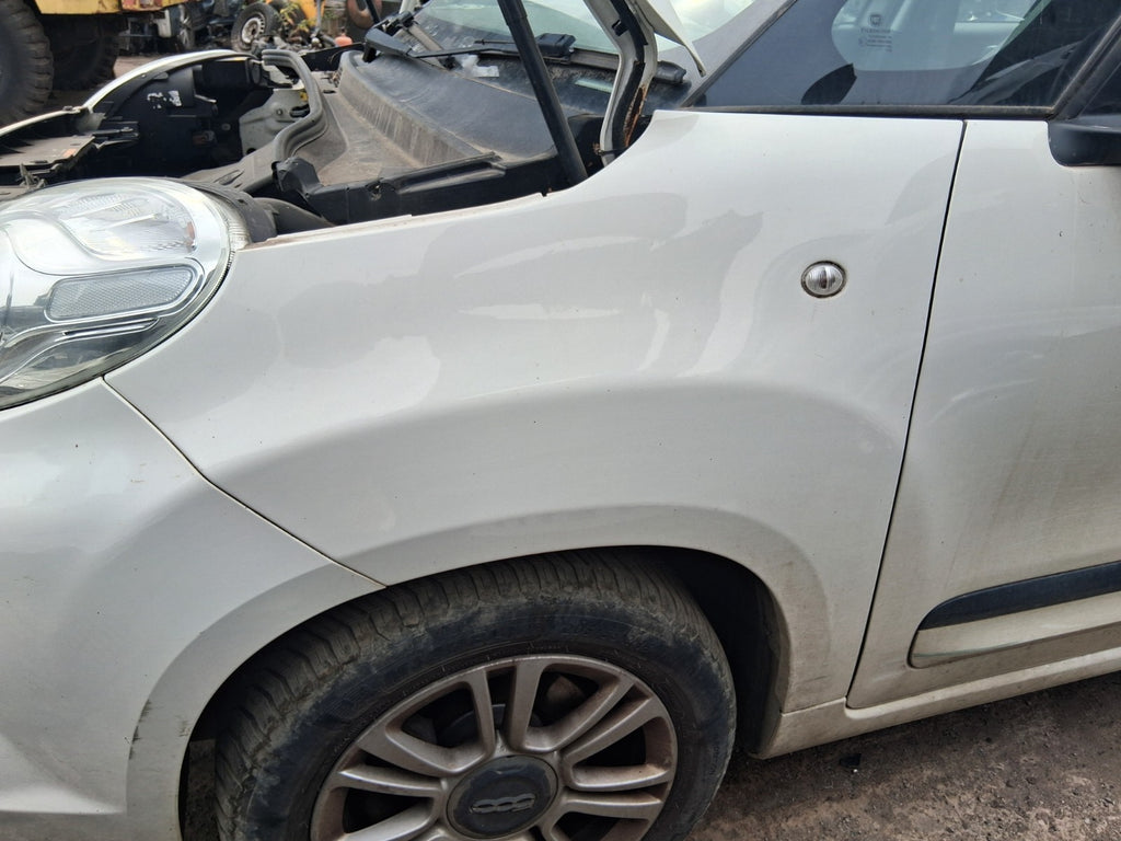 2019 FIAT 500L NSF PASSENGER SIDE FRONT WING PANEL WHITE BIANCO GELATO 934/A