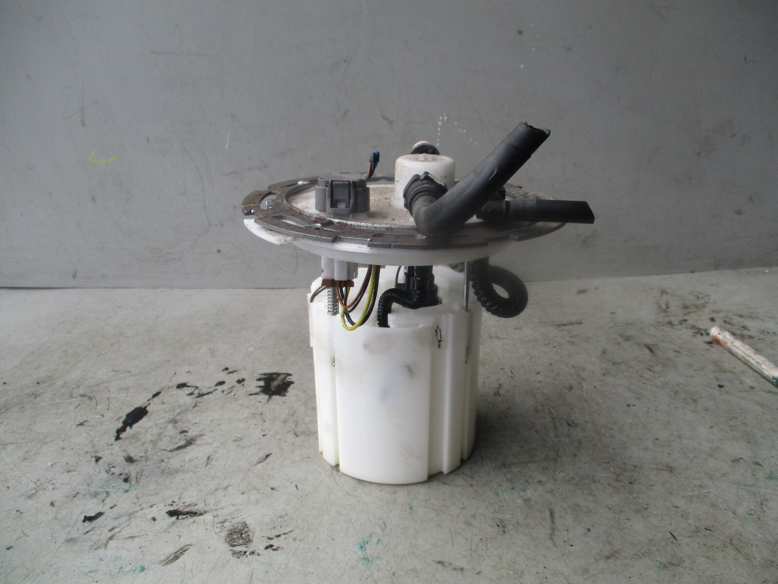 2012 KIA FUEL PUMP SENDING UNIT 31110-J7950