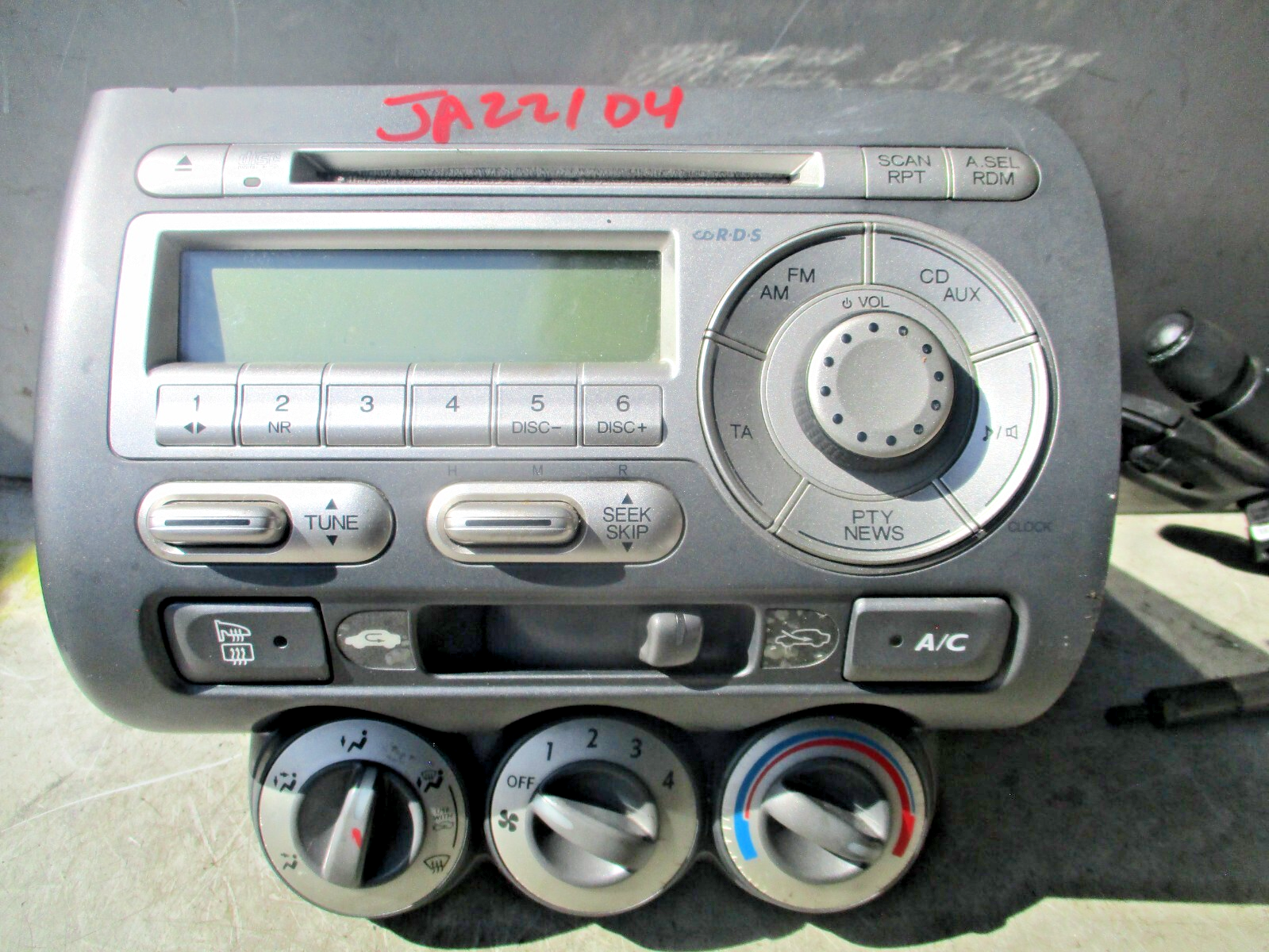 HONDA JAZZ 2004 MK2 RADIO STEREO CD PLAYER HEATER CONTROL SWITCH 39100SAAE312N5