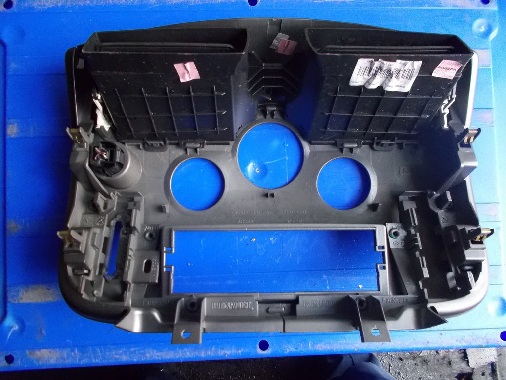 2006 RENAULT SCENIC HEATER CONTROLS SURROUND TRIM 8200494162
