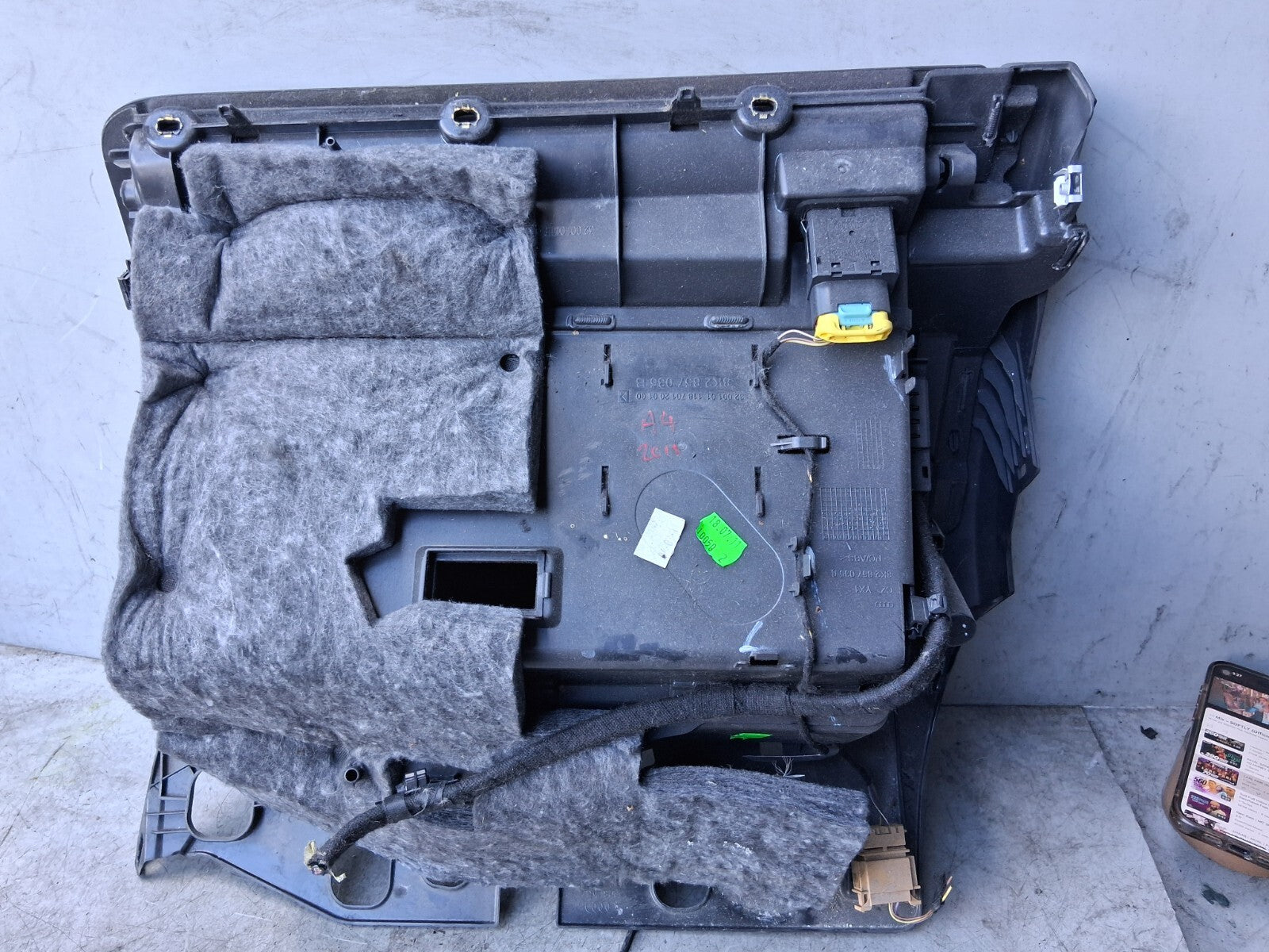 2011 AUDI A4 GLOVE BOX FRONT STORAGE COMPARTMENT 8K2857035B