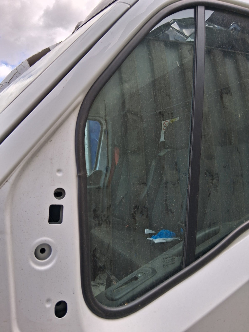 2024 RENAULT MASTER MK3 NSF PASSENGER SIDE FRONT QUARTER WINDOW GLASS