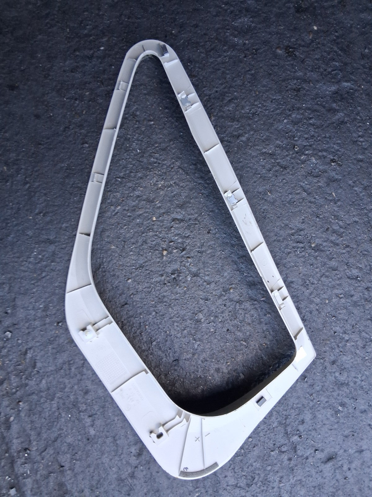 2021 PEUGEOT BOXER MK3 NSF PASSENGER SIDE QUARTER GLASS INNER TRIM 1308562070