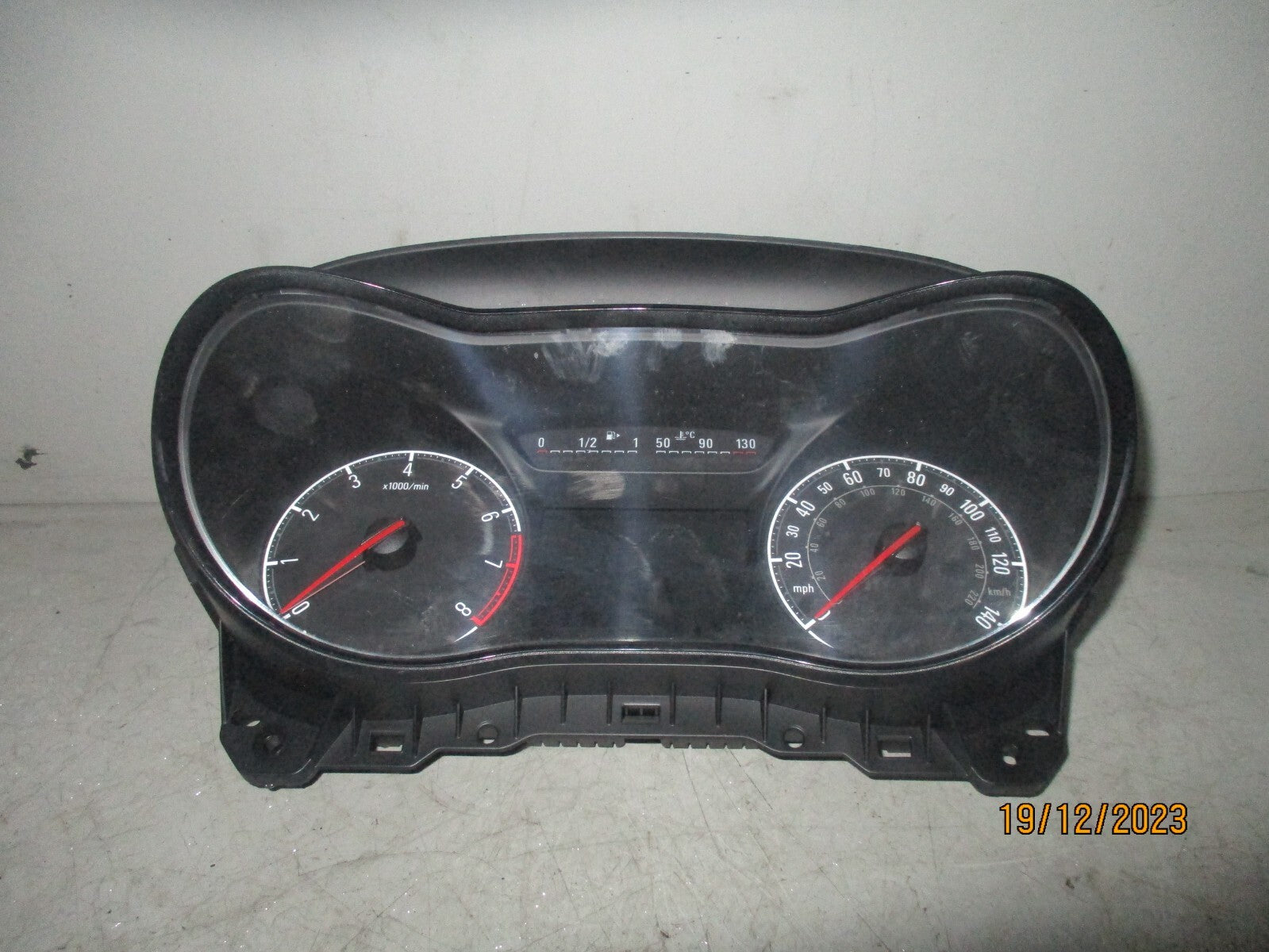 VAUXHALL CORSA E 2017 1.4 PETROL SPEEDO SPEEDOMETER INSTRUMENT CLUSTER 39056370