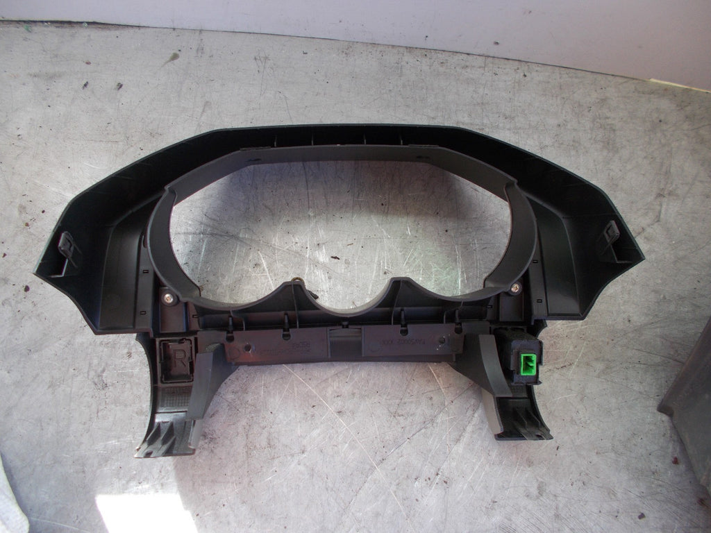 LAND ROVER FREELANDER  CLOCK SPEEDOMETER SURROUND FAV500020XXX