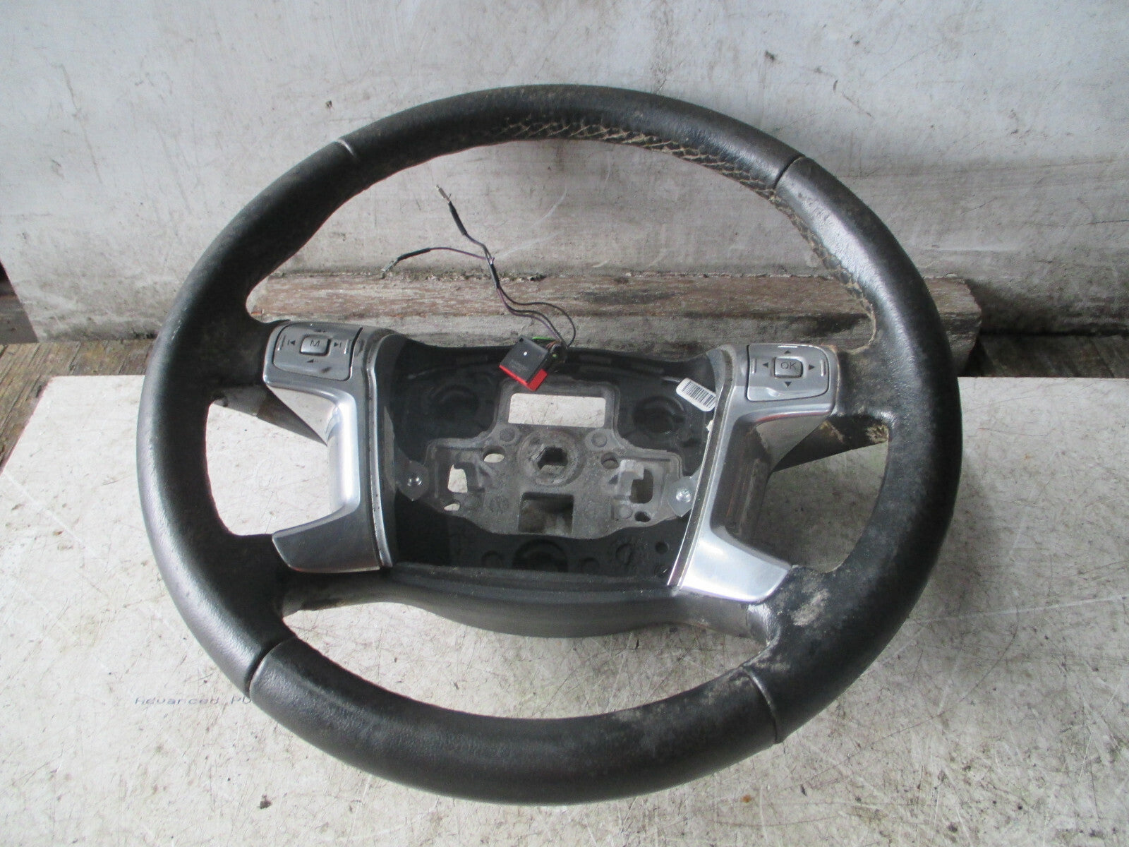 FORD GALAXY 2013 MK3 3 SPOKE MULTIFUNCTION STEERING WHEEL