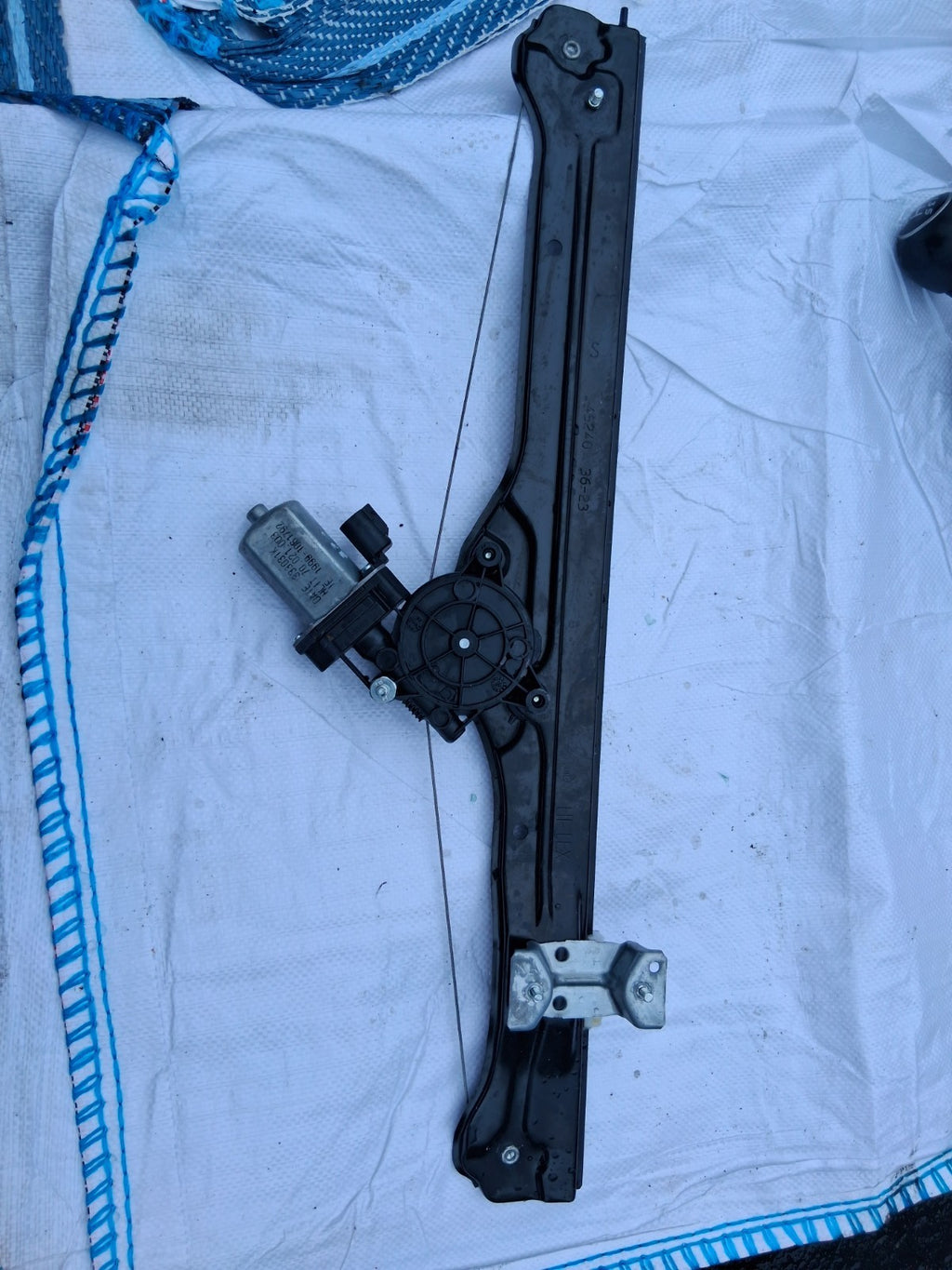2024 FIAT DUCATO MK3 NSF PASSENGER SIDE FRONT WINDOW MOTOR REGULATOR 46862304