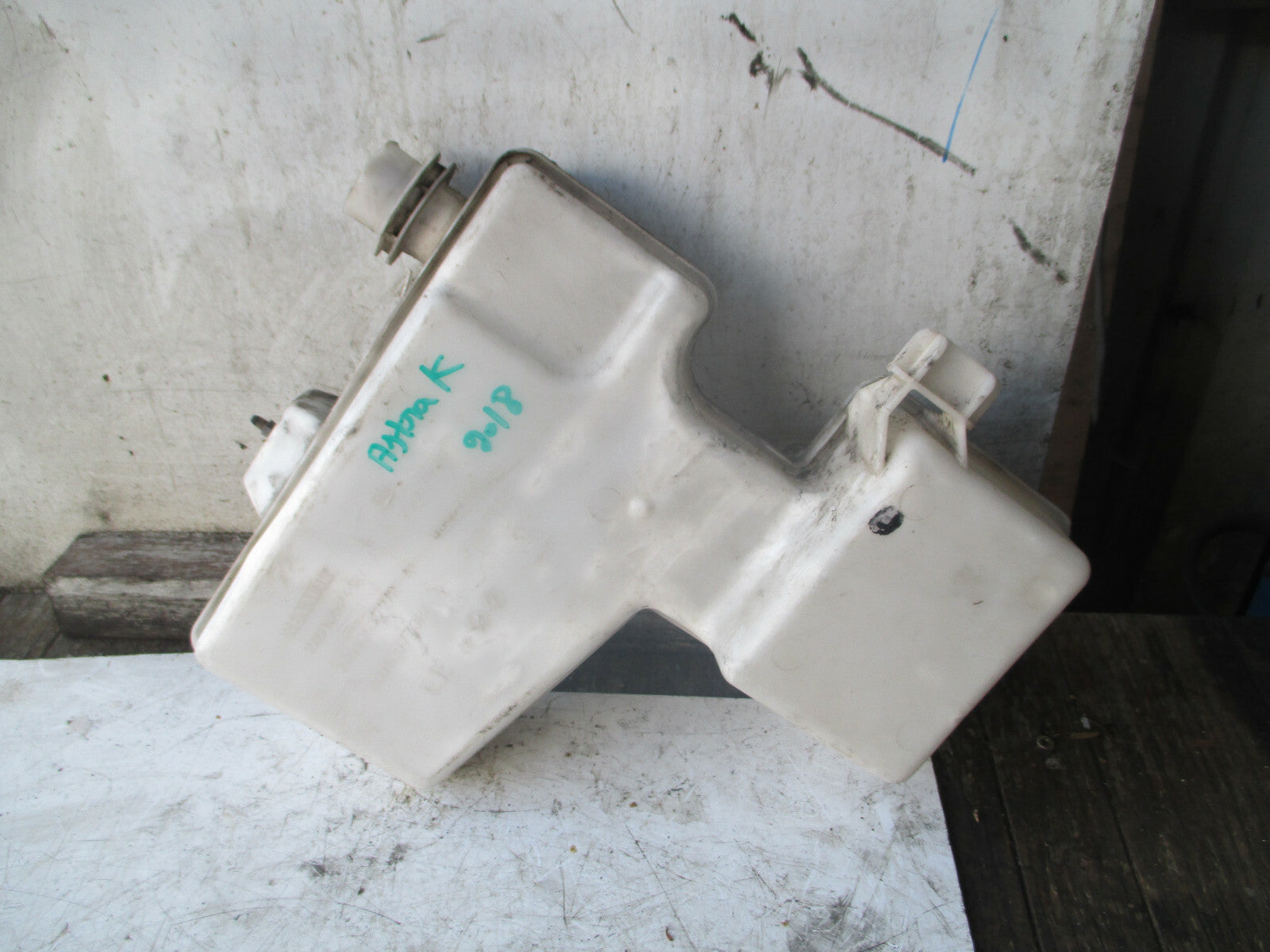 VAUXHALL ASTRA K MK7 2018 WINDSCREEN WASHER WATER RESERVOIR
