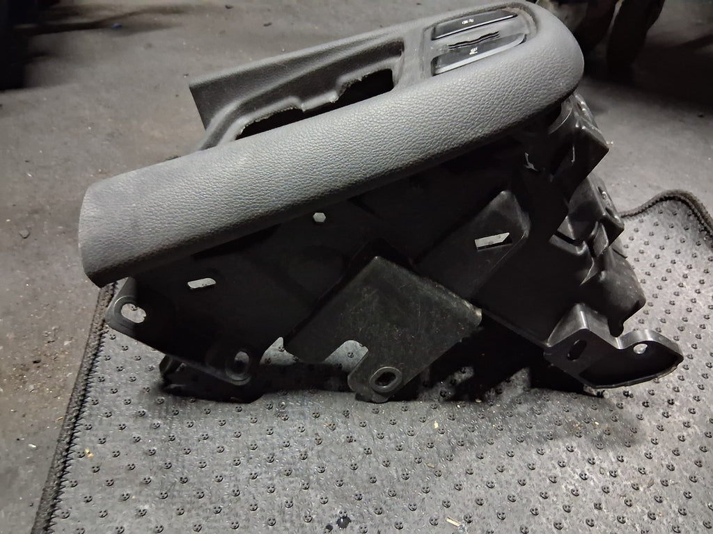 2018 VAUXHALL ZAFIRA C GEARSTICK SURROUND TRIM COVER 13454668