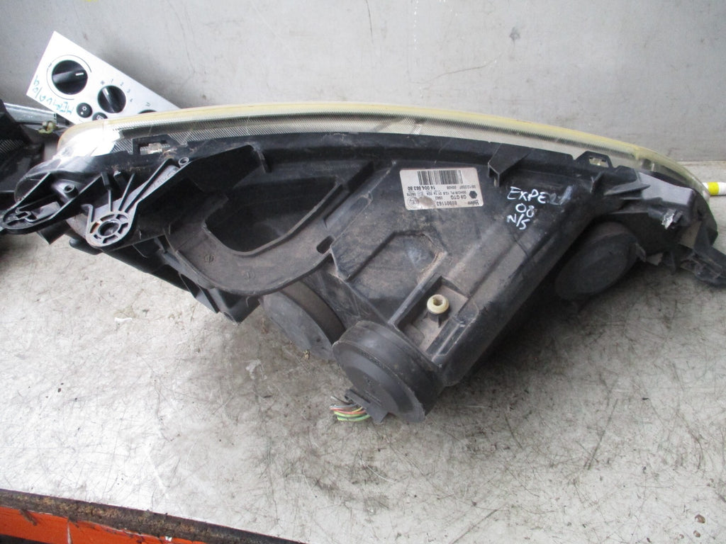 2007 PEUGEOT EXPERT MK2 NSF PASSENGER SIDE FRONT HEADLIGHT HEADLAMP 89901163
