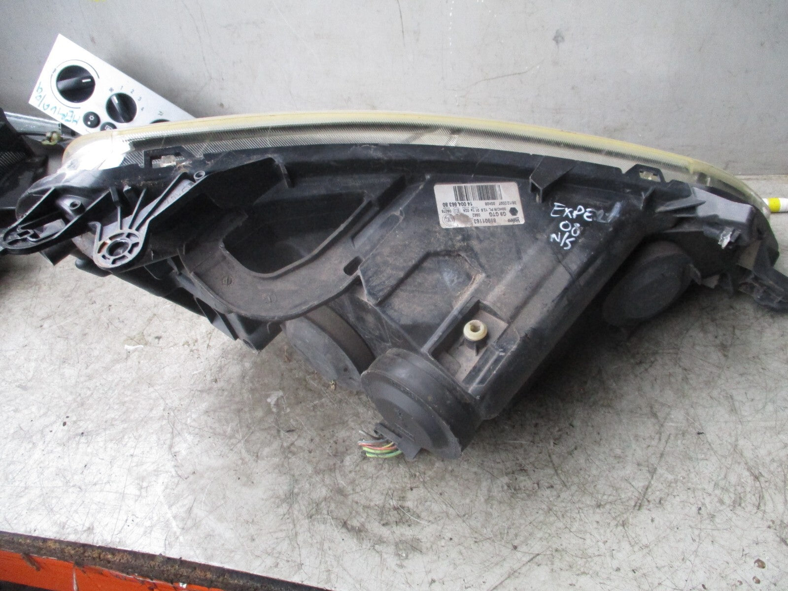 2007 PEUGEOT EXPERT MK2 NSF PASSENGER SIDE FRONT HEADLIGHT HEADLAMP 89901163