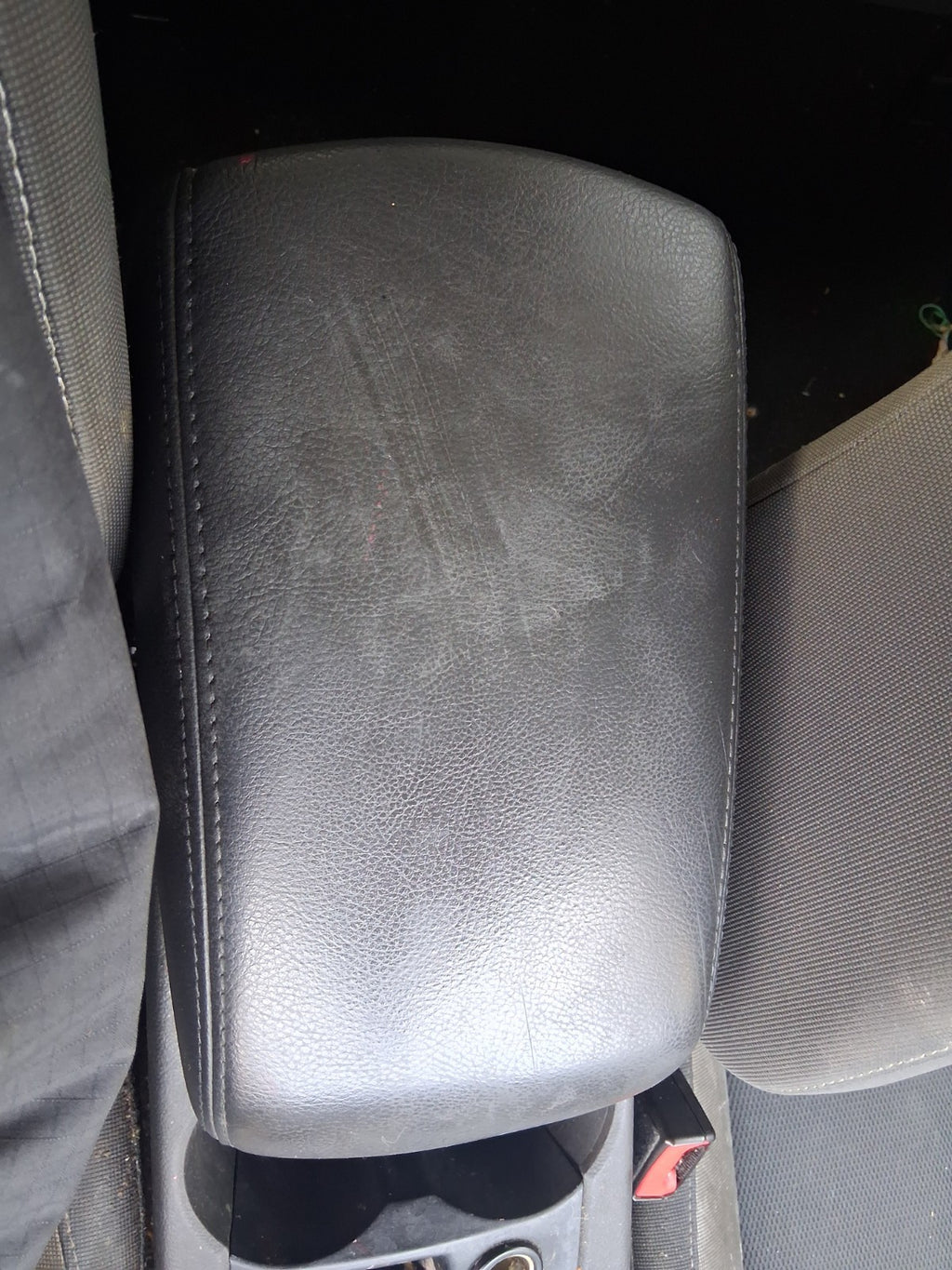 2013 FORD FOCUS MK3 HATCHBACK CENTER CONSOLE LEATHER ARM REST