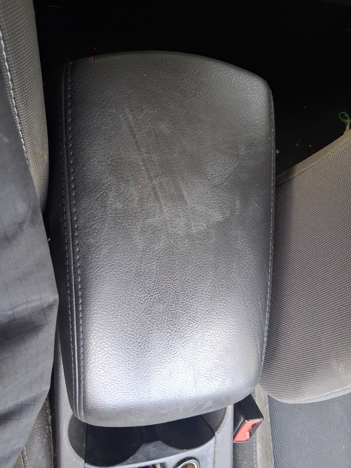 2013 FORD FOCUS MK3 HATCHBACK CENTER CONSOLE LEATHER ARM REST