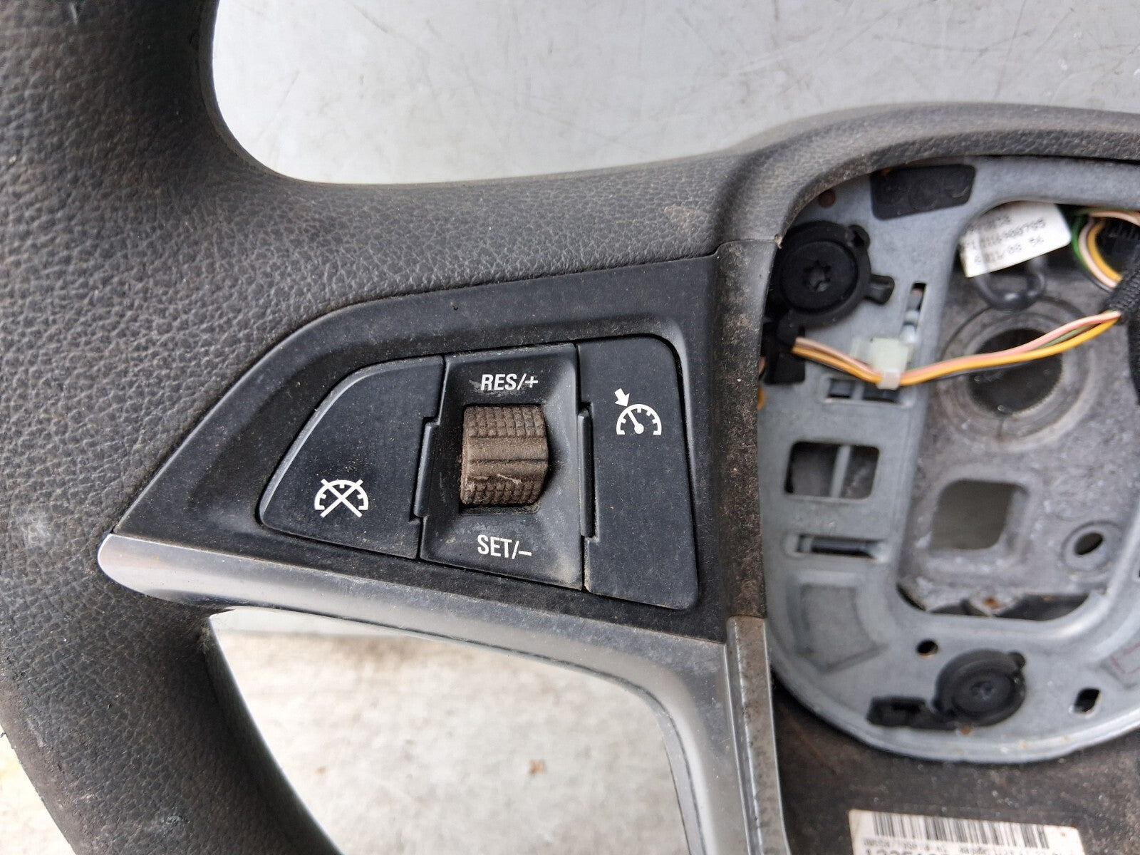 2012 VAUXHALL ASTRA J MULTIFUNCTIONAL STEERING WHEEL 13351023