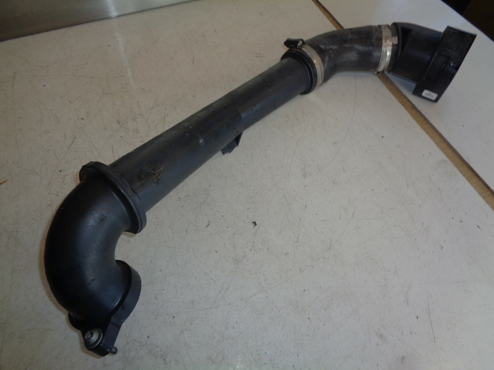 VW VOLKSWAGEN PASSAT B8 2017 1.6 TDI TURBO PLASTIC PIPE HOSE VENT 04L145770S