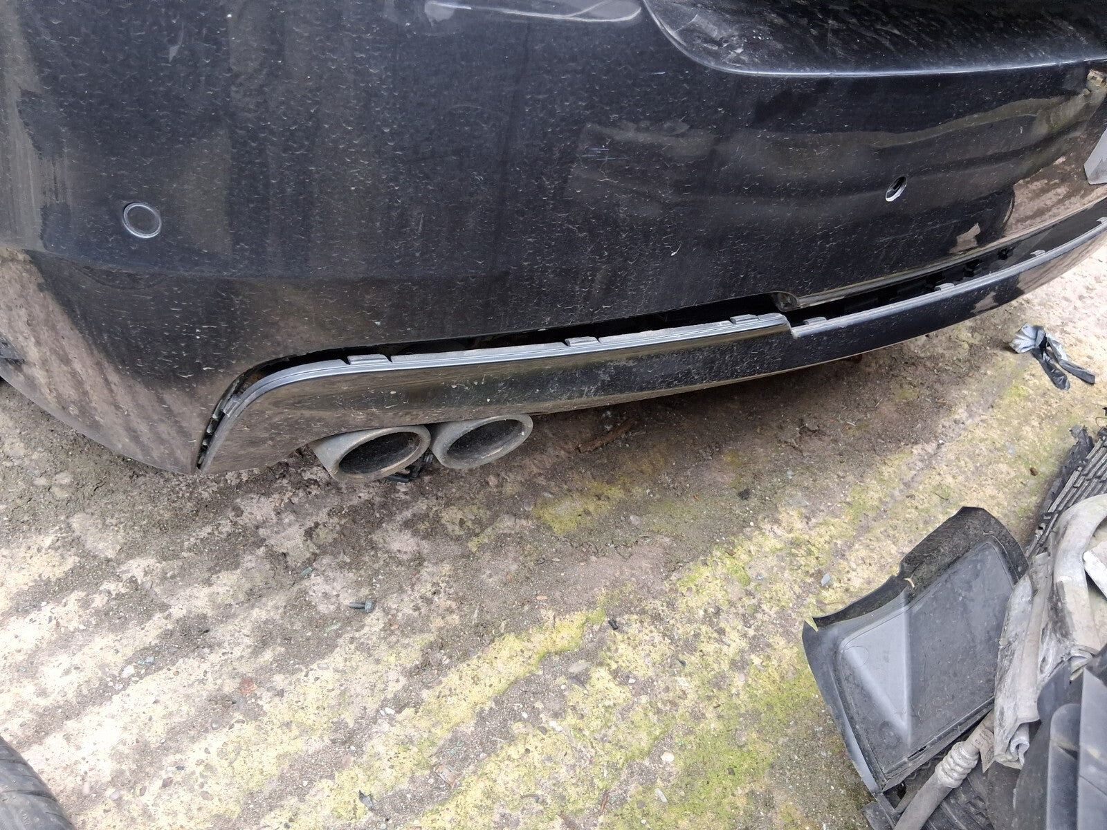 2012 BMW 5 SERIES F10 COMPLETE REAR BUMPER WITH PDC SENSORS SOPHISTO GREY II B90