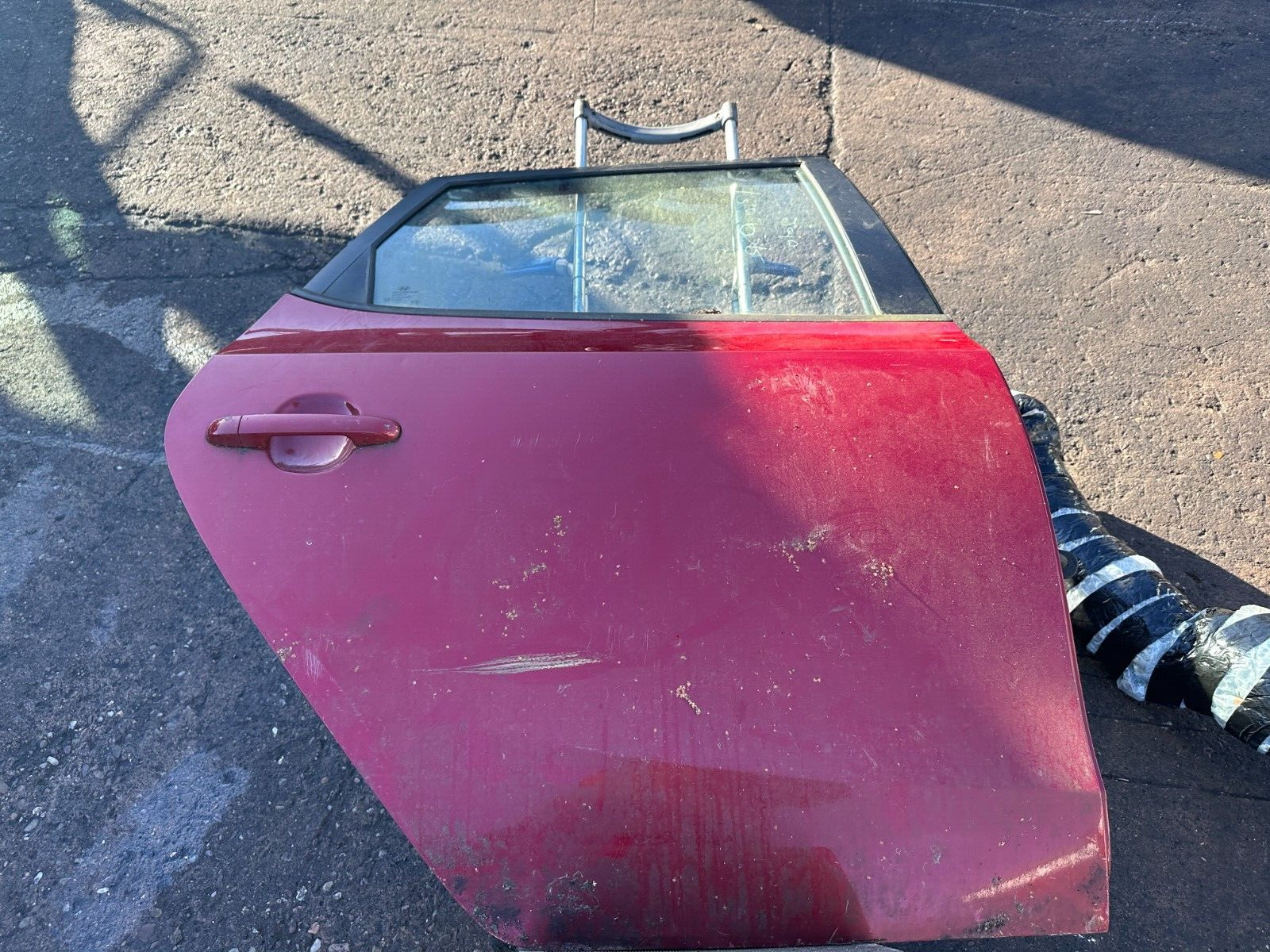 HYUNDAI I 30 2010 OSR DRIVER SIDE REAR COMPLETE DOOR RED