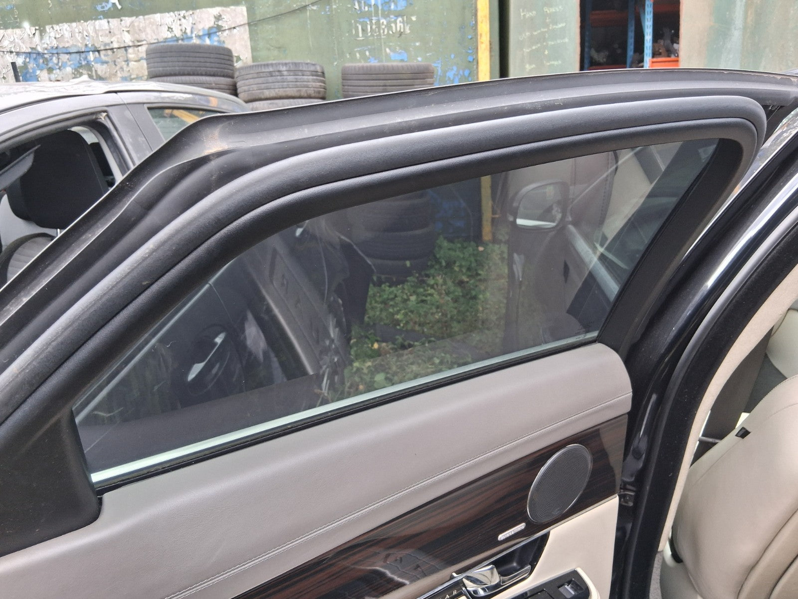 2012 JAGUAR XJ X351 NSR PASSENGER SIDE REAR LEFT WINDOW GLASS